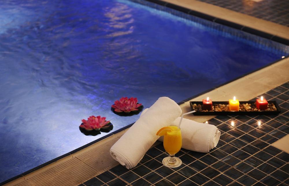 Qaser Al Hamra By Warwick Hotel Riyadh