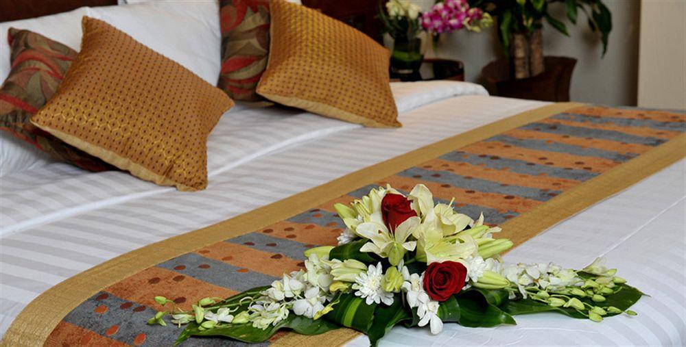 Hotel Qaser Al Hamra By Warwick 3*