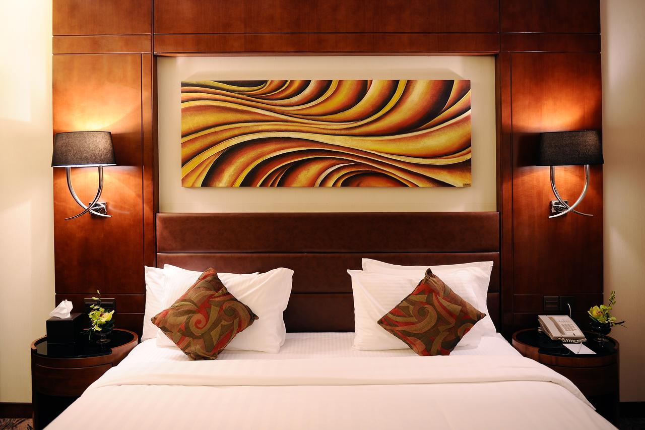 Qaser Al Hamra By Warwick