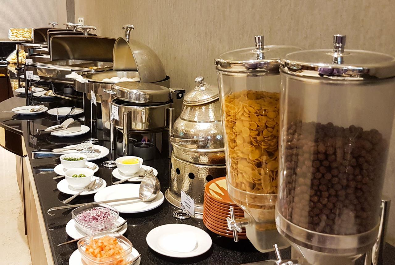 Qaser Al Hamra By Warwick Hotel