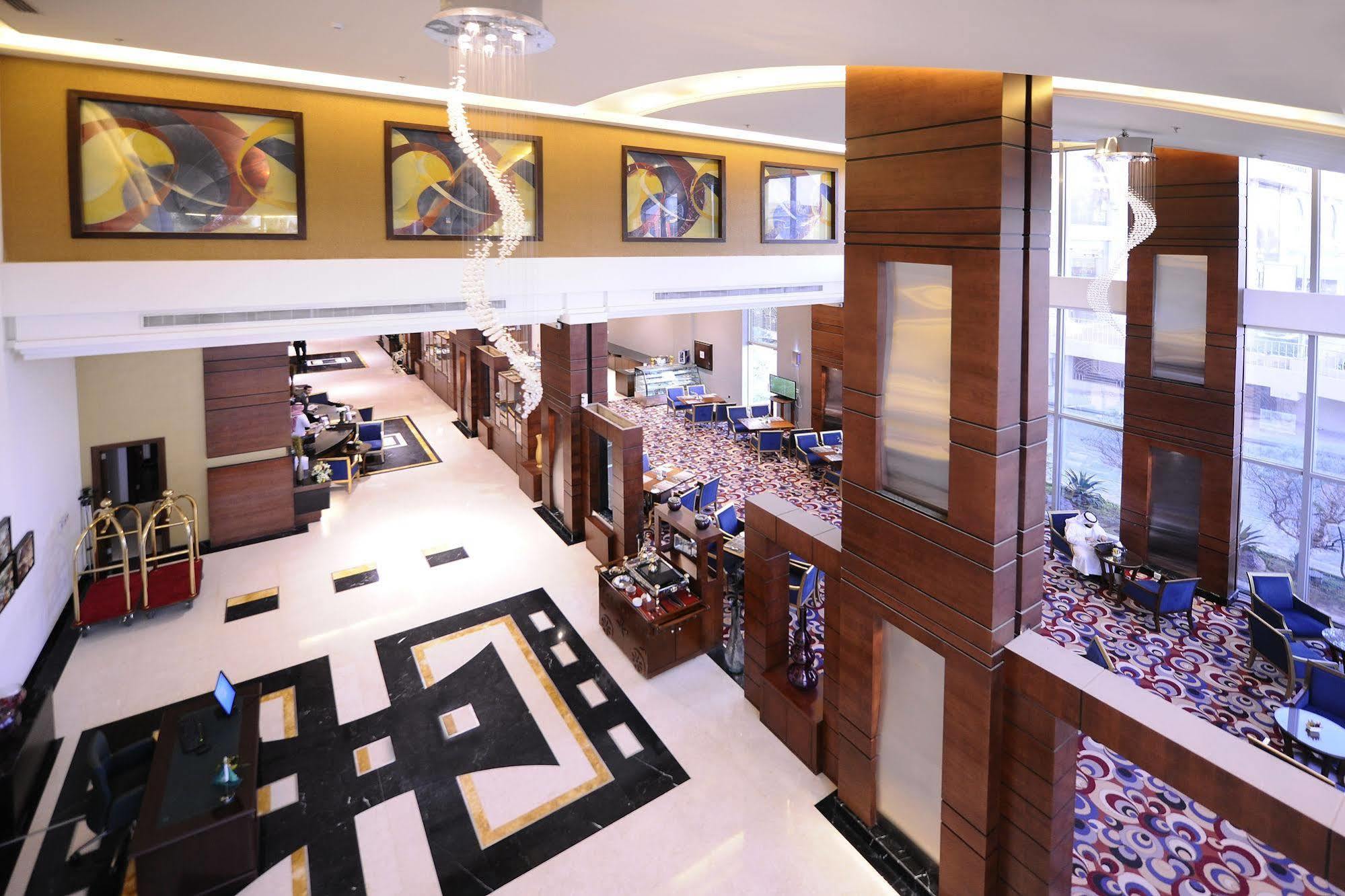 Qaser Al Hamra By Warwick