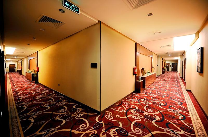 Qaser Al Hamra By Warwick 3*