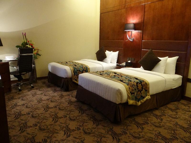 Qaser Al Hamra By Warwick Hotel